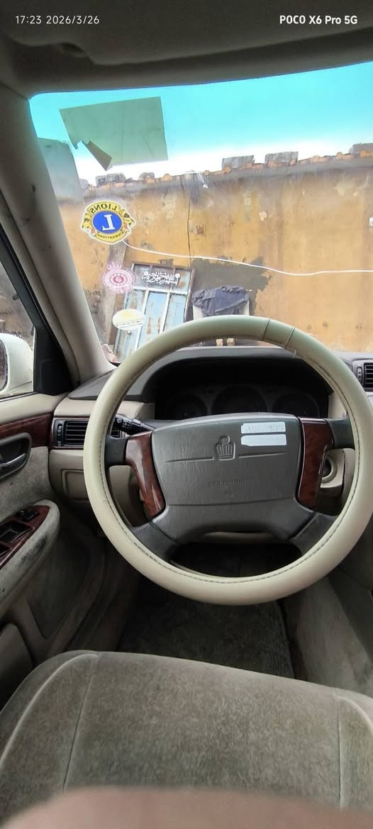 السلام عليكم.
ملكه كراون للبيع
السياره (ادوات! ادوات! داوت !بدون اوراق!)
السياره متومه رقم بغداد سنويه 
تبريد شغال مكينه وكير خير من الله 
داخل نضيف فقط الكشره البره شوي تعبانه 
ملاحضة السياره بيها كصة قماره .!!!!
السعر (40)ورقه وبيها مجال للطيبين 
مكاني البصره الزبير الشعيبه
للتواصل ‏‪0772 831 4157‬‏.
