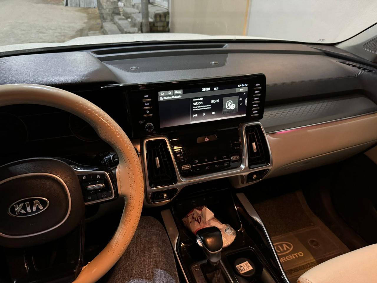 كيا سورنتو
موديل 2021 خليجي 
بصمه
كراسي كهرباء 
جنطة كهرباء 
لايتات زنون
حساس خلفي وامامي 
6 : سلندر 
7 : راكب 
3 قطع تبريد 
اشاره بالمرايه 
مرايات شفط 
ويل كروم
بردات خلفيه بلاديه 
ماشيه 105 الف كيلو
السعر 253
بيه صبغ بين البابين موضح بالصور 
*********** 
مكان النجف
