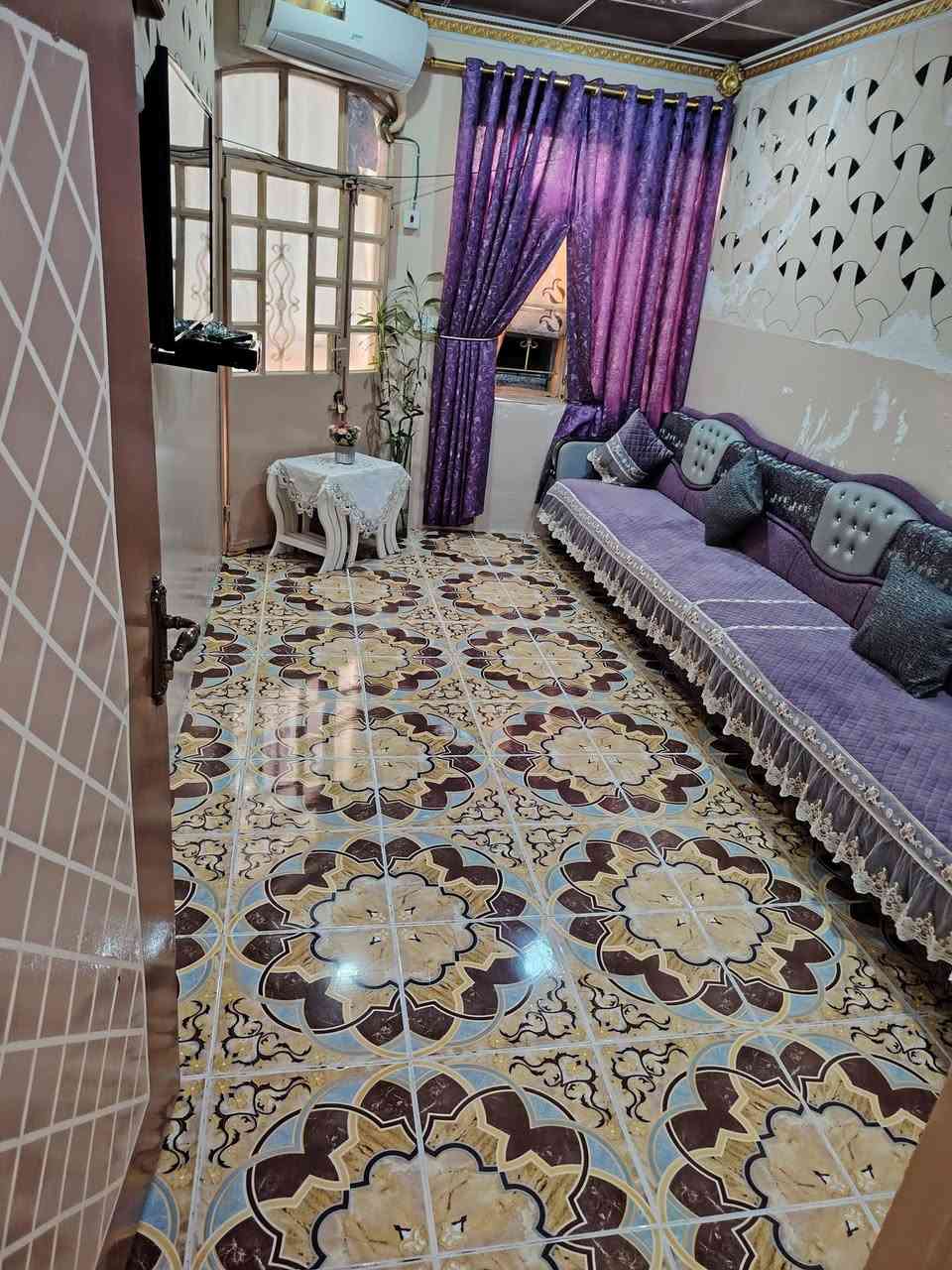 بيت للبيع الواجهة 5 والعمق 20
الموقع الموصل جانب الايسر التسعين خلف جامع العباسي
الاستفسار الرقم ***********
الكراج، المطبخ، الاستقبال، هول، غرفة، صحيات، بيتونه
