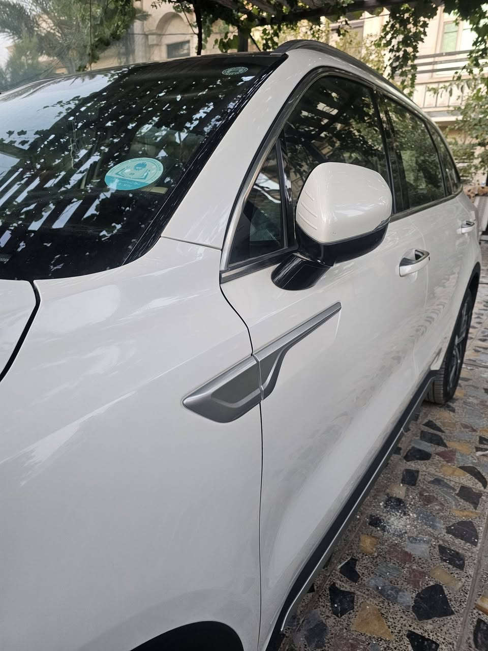 سورنتو خليجي فول مواصفات ٢٠٢١ للبيع 

سيارة مكفولة من كلشي عدا بارد بسيط بكد اصبع
رقم اربيل باسمي 
محرك ٦ سلندر المرغوب 
  ترحيب مع بصمة بكل باب 
كشنات جلد بلاد ( تدفئه + تبريد ) 
فتحه بانورامية كبيرة 
گير ماوس ٨ سرع و فور ويل 
شحن موبايل لاسلكي ، كراسي كهربائي 
وضعيات قيادة متعددة 
شاشة صغيرة ديجيتال بلاد 
تبريد ٣ قطع منفصل 
مقاعد ٧ VIP و تحكم ستيرن كامل 
ويل كروم حجم ١٩ و اطارات جديدة اصلية 
لايت لد ثلجي ٣ عدسات و ضبابي سفلي 
بصمات تشغيل عدد ٢ بلادي
السيارة بعدها نظيفه جدا بدون اي صرفيات و كلها ع البانزين المحسن و الدهن الاصلي 

السعر : ٢٦٠٠٠$ و بيها مجال 
مكان السيارة : بغداد / الغزاليه 
*********** واتساب
