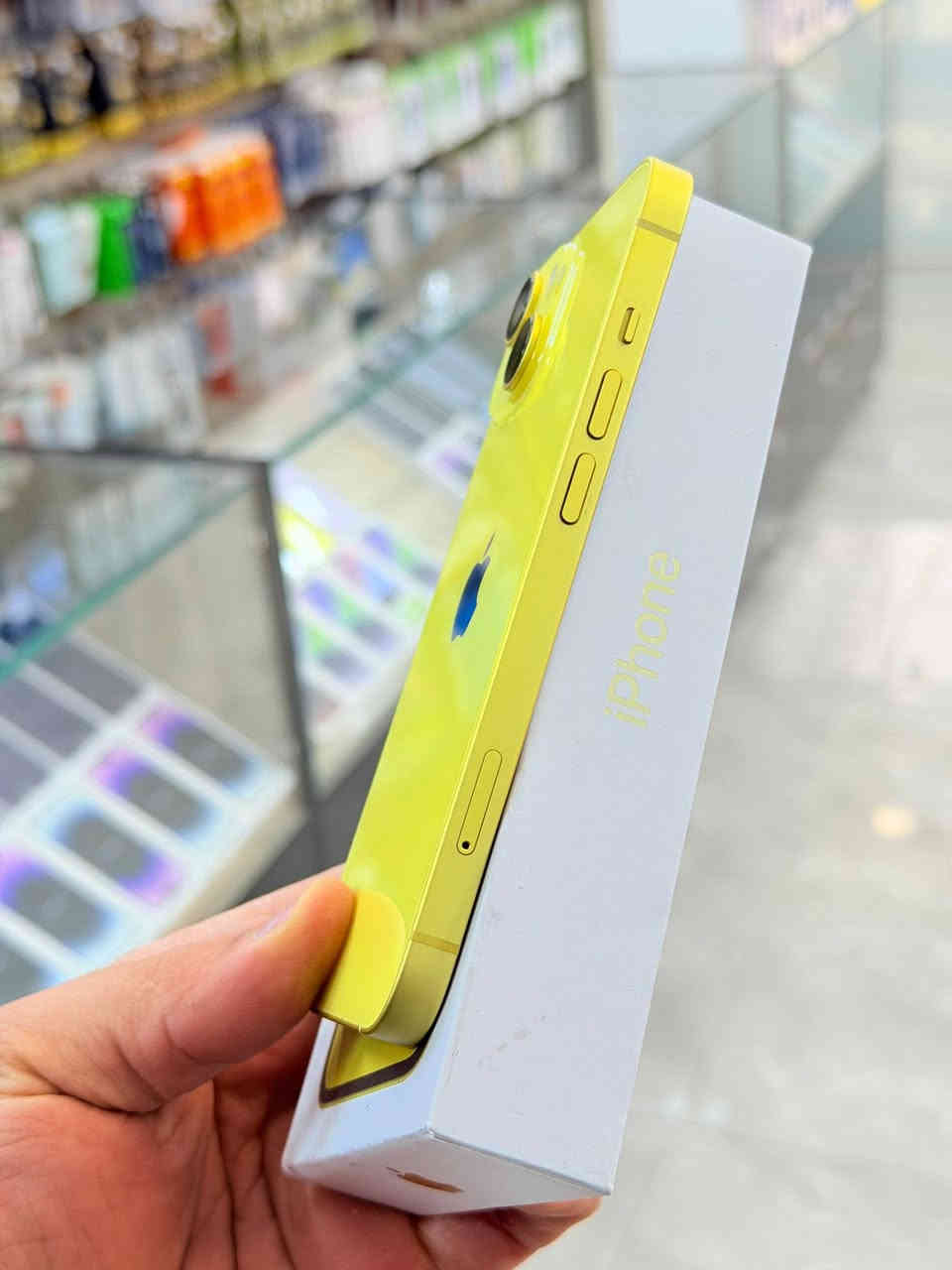 ايفون 14 ذاكره 128 بطاريه 93 يعني جديد نضافه ميه بل ميه خيال مال زلغ مابي كامل ملحقاته وتر بروف فحص حاسبه كله نورمال يعني ممبدل بي شي شرط تفحص بالوكاله نموذج M الأصلي ✌️
لون مميز (ومتوفر اقساط على مصرف الرافدين )تاخذه ضمان 5 ايام اي مشكله او عطل من المركز 
السعر 490 الف 🔥🔥🔥
العنوان بغداد البياع شارع 20 مقابيل علي العناب او الشيف السوري مركز الهاتف لاصلي 
📞📞***********
📞📞***********
