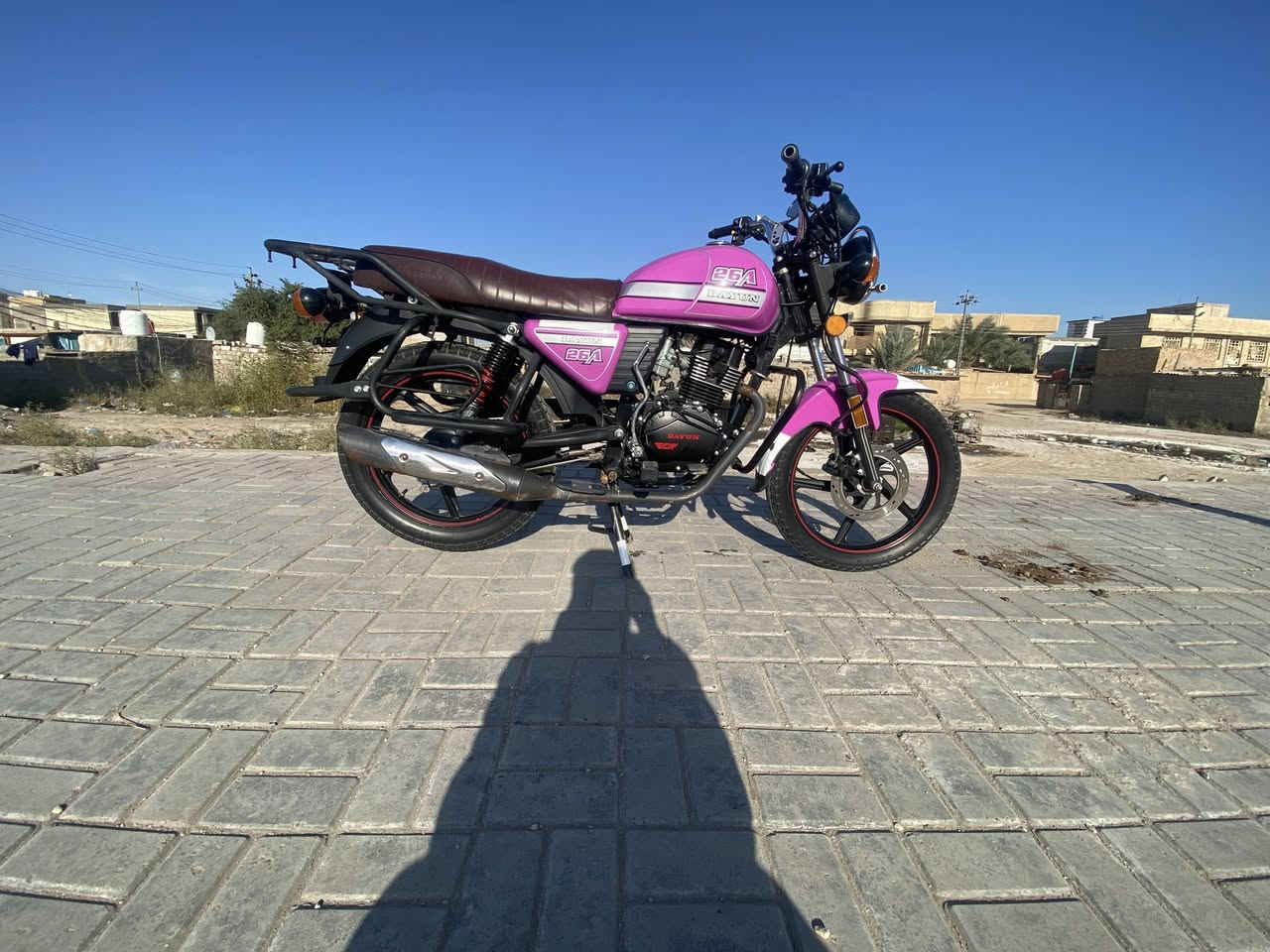 السلام عليكم دايون نفخ للبيع الون المميز كفاله عامه الدراجه من مكينه البلك مال الشركه بعده بيها ما مبدل دراجه خير من الله برغي واحد ما مفتوح منها وسنويه كربلاء مداور ثاني يوم دراجه موديل ٢٣طالع بـ ٢٤ مكينه ٢٠٠cc 
اتصال على الرقم والسعر خاص ***********
