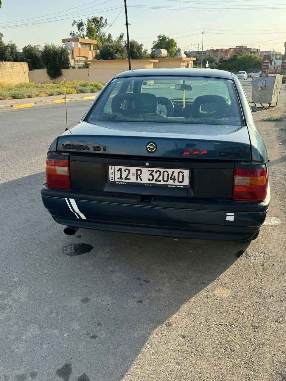 سلام عليكم 
للبيع أوبل فكترا موديل 1991 حجم 18 دبل اكسل محور عادي صبغ جماليه فقط طخم نضيف طخم تايرات جديد كابون بانزين هزه سنويه جديد شرط التحويل مكان السياره موصل برطله 
ه/*********** وتساب موجود
