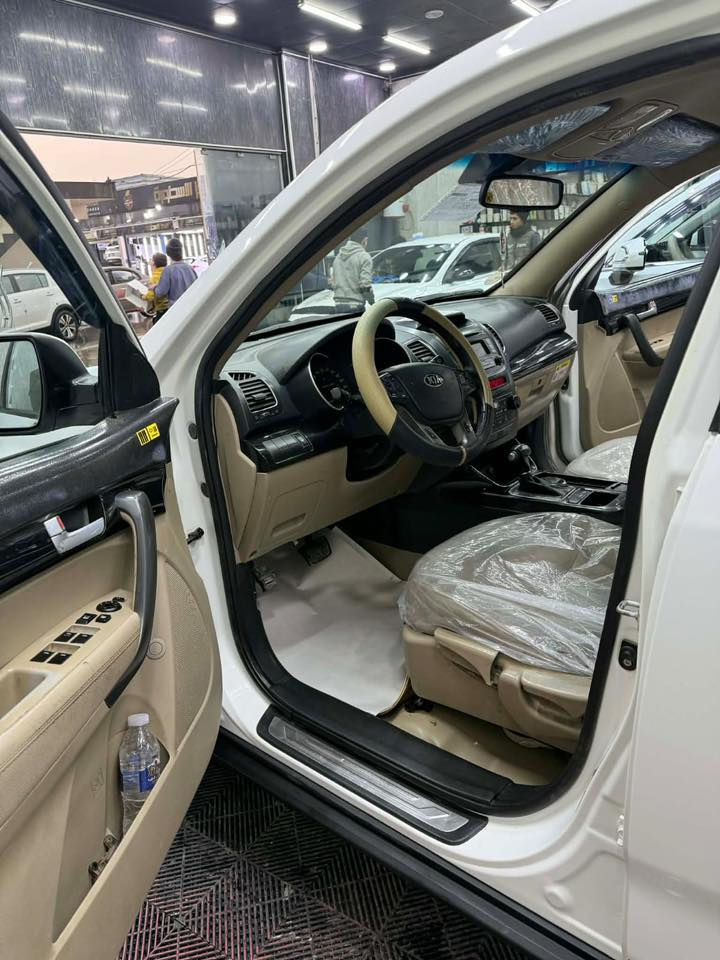 سورينتو 14 خليجي
6 سلندر
بدون صبغ /ملاحضات فقط
مكينه وكير شرط 
3 قطع تبريد 
بصمه ودخول ذكي
مثبت سرعه 
مري شفط 
سنويه وهزه جديده
السعر 185

***********
