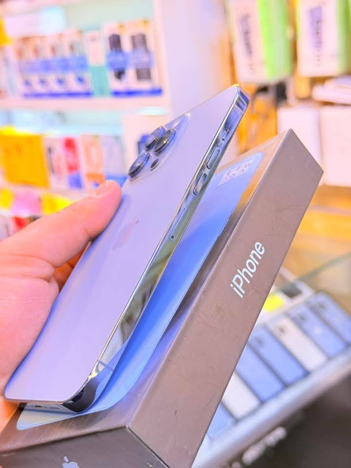 13 برو ماكس سعره 325
ممفتوح وتر مكفول بطاريه 87
 يوجد توصيل تواصل وتساب فقط ***********

مكاني كركوك شارع الجمههوريه مركز علي الدليمي
