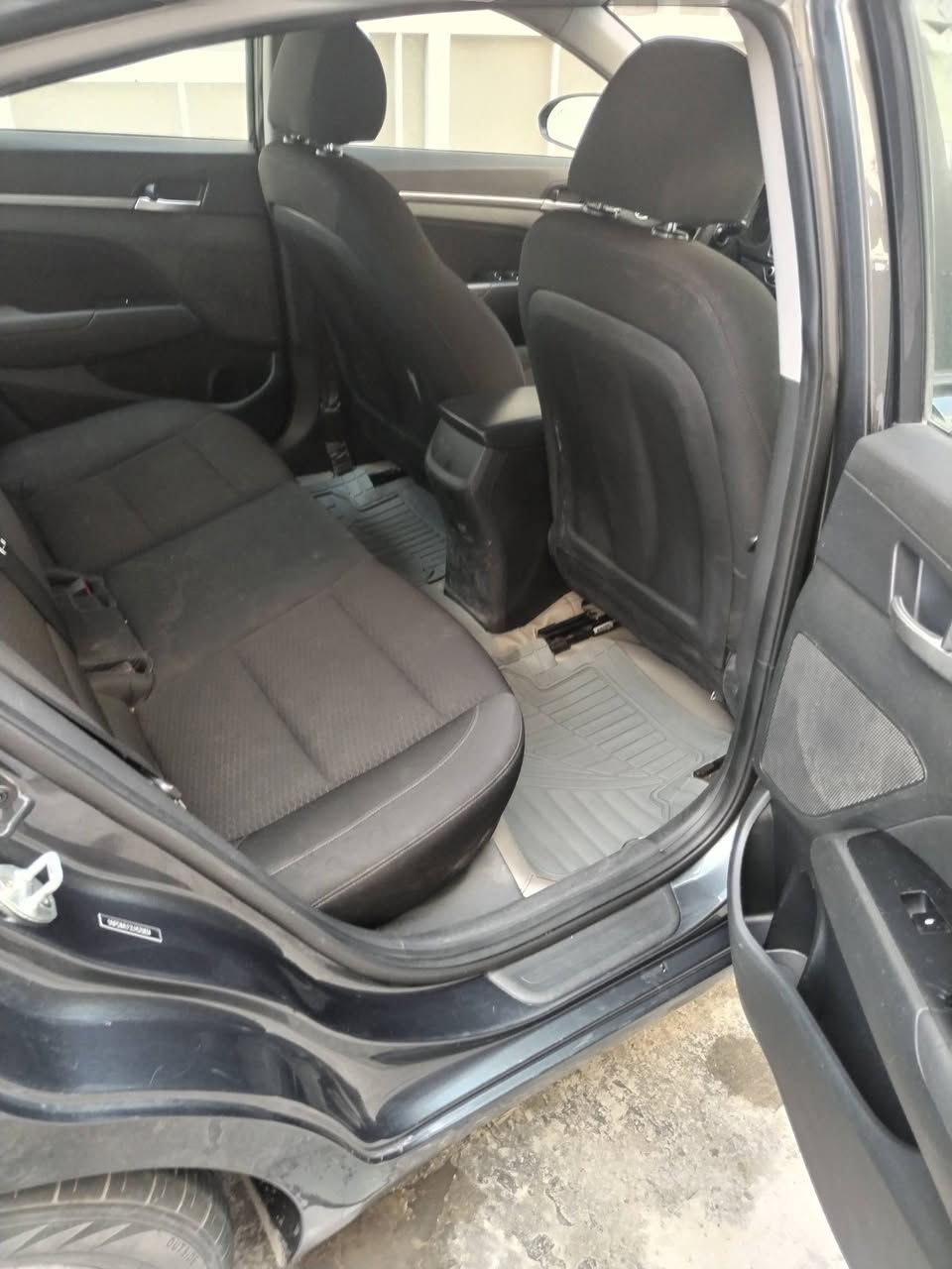 النترا موديل 20 وارد أمريكي بدون صبغ فقط بارد ماشيه 93 كير وعقل مبدل ايتي هزة ورقم جديد الدولي السعر 132 وبيه مجال بغداد حي الخضراء ***********
