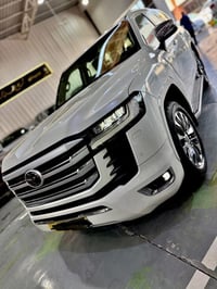 لاندكروز VXR • ٢٠٢٣ • ماشي ٤٢ ألف