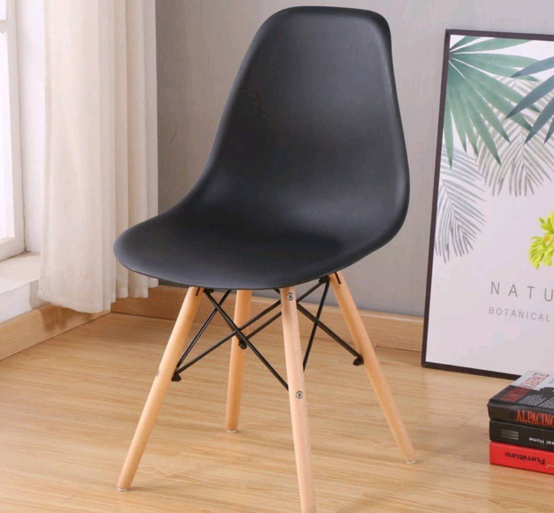 كرسي بلاستك الارجل خشب 

السعر 34 الف 
توصيل بغداد 5 محافظات 8