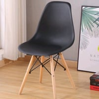 كرسي بلاستك الارجل خشب   السعر 34 الف  توصيل بغداد 5 محافظات 8