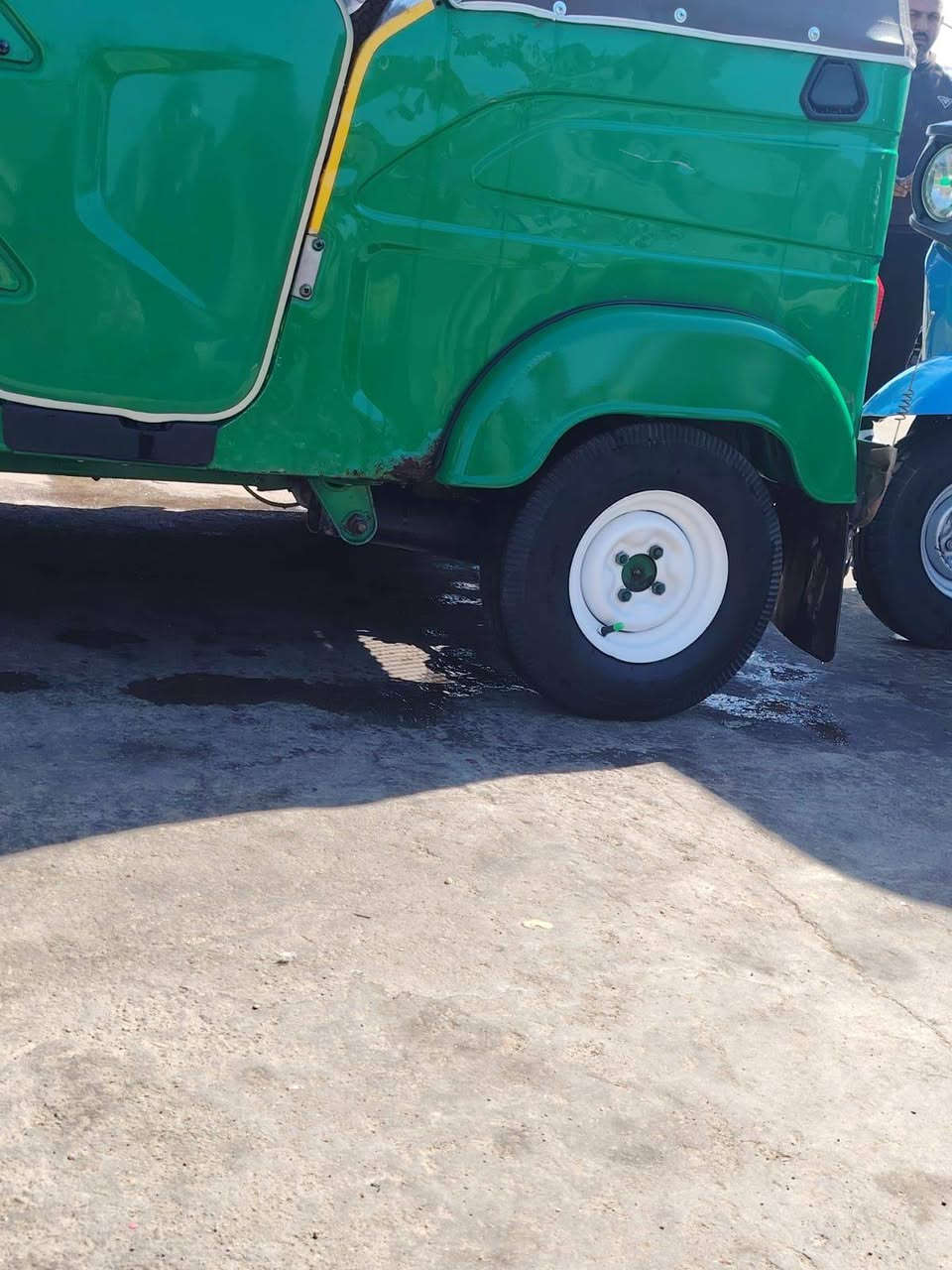 سلام عليكم تكتك تكتك21 مثل ما واضح كدامك نضيفه واي نقص مابيها يعني تاخذها بوجهك للشارع تخم تاير جديد جادر جديد تغليف كشنات ونايلون رقمي متوفر وتساب وعل خط ***********
