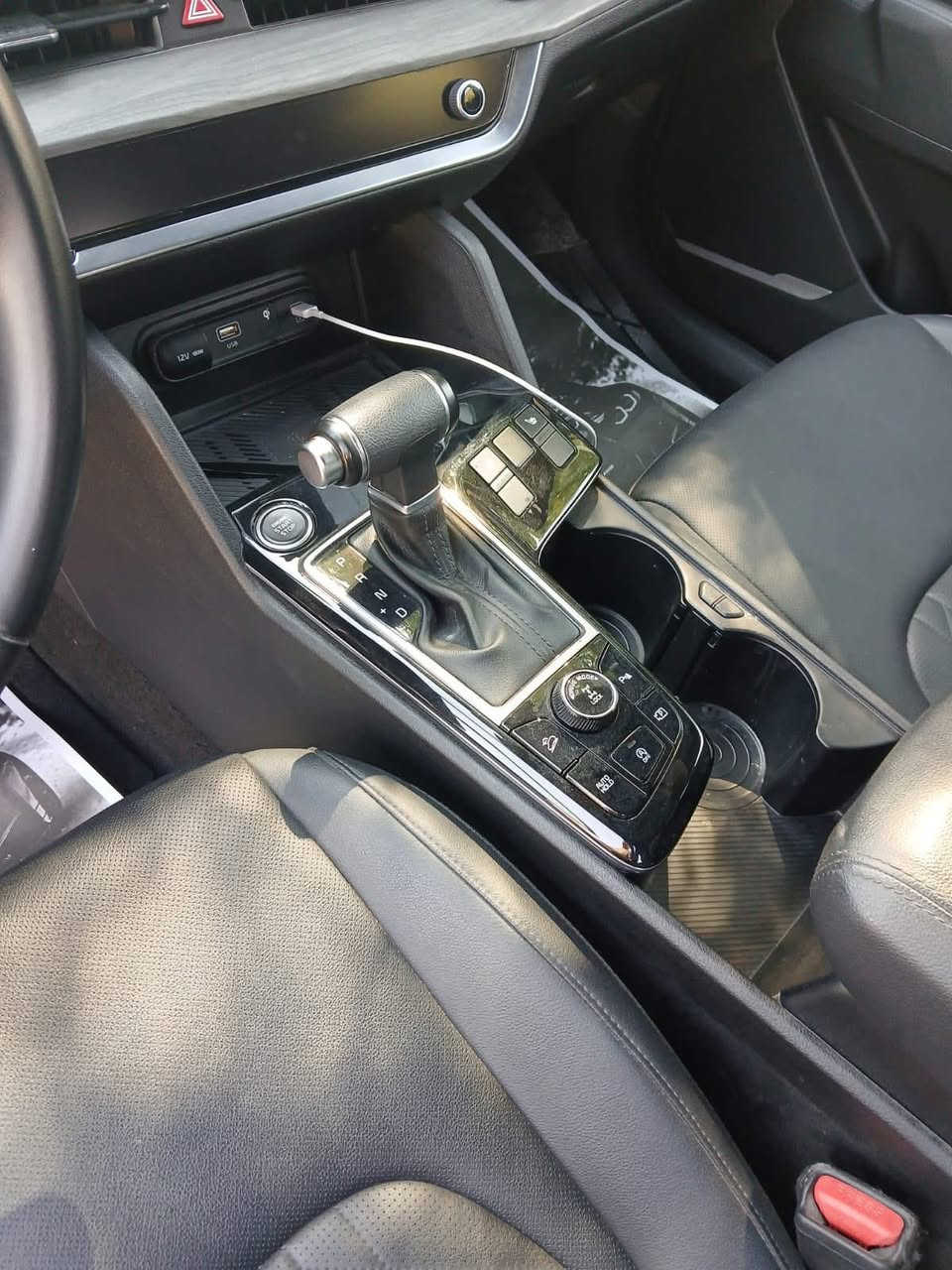 كيا سبورتج 2024  X-line رقم أربيل دخول و ترقيم جديد شهر ال 8
سيارة باسمي (وكالة او تحويل )

ماشية 33 mi 
  وارد أمريكي حادث  امامي دعامية  وقبق الجنطه كلير امريكا  ،  بنيد نفسه مرجع 
ايرباك دركه فقط ومرجع بلادي 
 مواصفاتها
 محرك 2500 
بصمة : تشغيل - ابواب -
 شاشة كبيرة متصل  دجتل كامل 
كيجات الكترونية متغيرة حسب الوضعيات انظمة القيادة : سبورت - سمارت - 
الاضواء ترحيب عند الاقتراب مع ترحيب داخلي عند الصعود او المغادرة
. شحن وايرليس
هيتر امامي بلكشنات
 منافذ تايب سي عدد 3 / 2 في الكشنات ومنفذ يو اس بي ومنفذ جداحة
هاند بريك بصمة
 اوتو هولد
. فول رادارات امامية وخلفية وجانبية
مانع اصطدام امامي - خلفي وحساسات
 تحديد مسار ذكي
 قيادة أليه ذكية
إطفاء ذاتي عند التوقف 
نضام نزول المنحدرات 
 نقطة عمياء
 كروز سرعة. تدفئه كشنات 
كشن السائق كهربائيّ 
 اشاير بالمري
 تشغيل عن بعد 
بصمه عدد 2 
شاشة لمس متغيرة لتحكم ب الميديا او لتبريد
. ستيرن فول تحكمات
وبعد بيها مواصفات 
بسعر جداً مناسب للاستفسار  ‭0775 850 6059‬
اتصال فقط مكلف بالنشر
