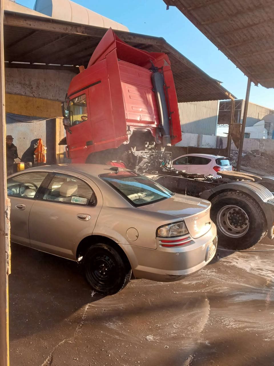 سلام عليكم ،دوج موديل 2004سياره حلوه بيهة مكينه الفين وسبعميه مال اوبامه سياره نقصهة بس ماصده جهت السايق سياره حلوه شوفت عينك رقم كركوك تريد تحويل تريد وكاله ام الباركود شترد حاضر  اني متعجل علا بيعتهة سعر 23وبيهة مجال بصيط اتصل ***********
