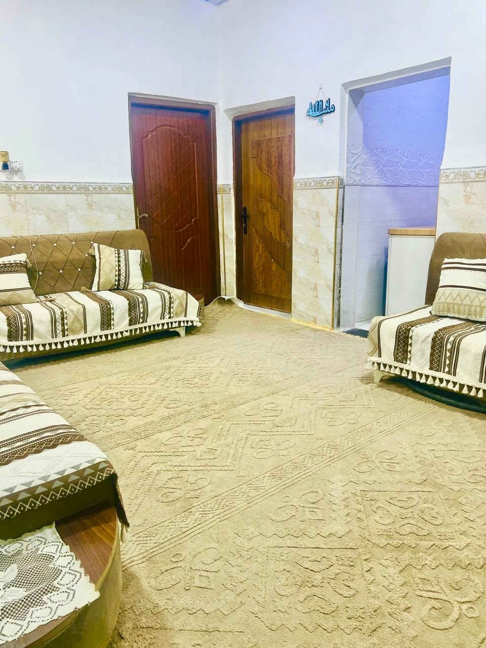 #إعلان_رقم (248)

#دار للبيع منطقة حي العسكري  

━━━━━━━━━━━━━━━

🏠 مواصفات الدار:

◾ المساحة : 100 _ متر  طابق واحد 

◾ الطابق الأرضي : يحتوي على غرفة نوم واحدة + صالة + استقبال + مطبخ + صحيات 

━━━━━━━━━━━━━━━

الدار يقع ثاني بيت عن شارع _ 30 _ التجاري مقابل الحولي 

━━━━━━━━━━━━━━━

📞 للحجز والاستفسار:
مراسلة الصفحة أو الاتصال مباشرة 👇

╭──────────────╮
📞 ***********
👤 سيد ولاء
╰──────────────╯

╭──────────────╮
📞 ***********
👤 أبو حسين
╰──────────────╯

📍 العراق | السماوة
حي العسكري — قرب جامع الإمام علي (ع)

━━━━━━━━━━━━━━━
🏢 #الخارطة_للاستثمار_العقاري
🔑 بيع • شراء • استثمار • خدمات عقارية
━━━━━━━━━━━━━━━
