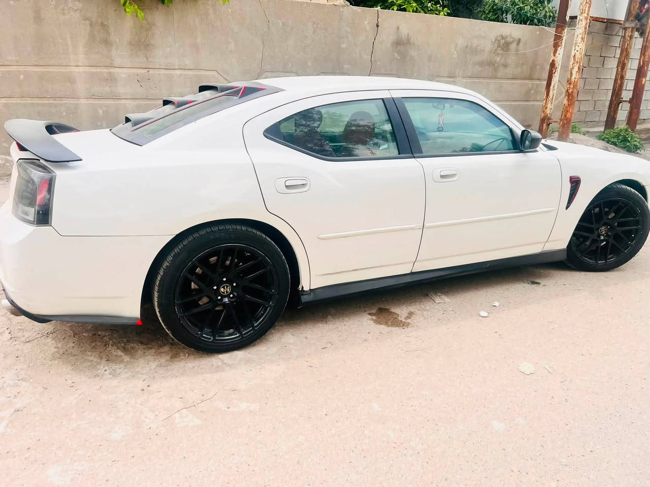 سلام وعليكم مديل 2009سياره خير من الله مال بيت ما مشتغله جديده محرك 3500تخم تاير صدر امامي خلفي جديد ويل 20رياضي سياره حلوه. بيهة طخات. بسيطه. صابغين جاملغ وباب عكس سايق بجم. كبس شواصي لغود كله جديد مكلف بل نشر وقم صاحب سياره ‭***********‬ سعر 110
