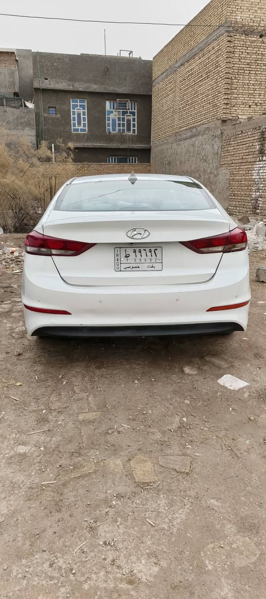 السلام عليكم
النترا 2017 وارد امريكي رقم بغداد مشروع وطني 
محرك مكفول بيها مال ١٩  بيها جاملغ مبدل وقبق الصندوق والبلادي موجود وياها بيها ٣ قطع صبغ ابيع حزام السعر ١١٠ وبيها مجال بسبط مكان السيارة بغداد الحسينية للاستفسار الاتصال على الرقم ***********
