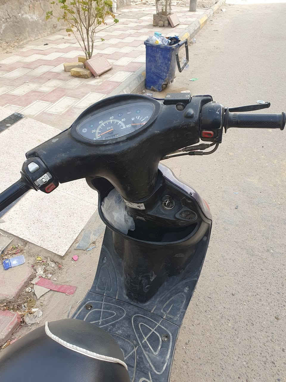 دراجه لبيع فحل مبدل بس بستم شرط شلعه مكينه حلوه كله شغاله لسعر 450 ***********
