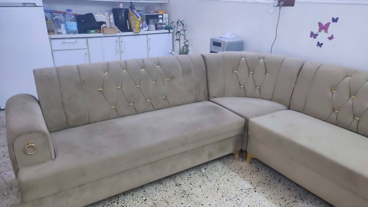 ديوان للبيع نضيف اسعر خاص او اتصل،، ***********
