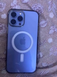 13 برو ماكس للبيع مستعجل ع بيعته نضيف جدا جدا ومكفول من كلشي ذاكره 256...