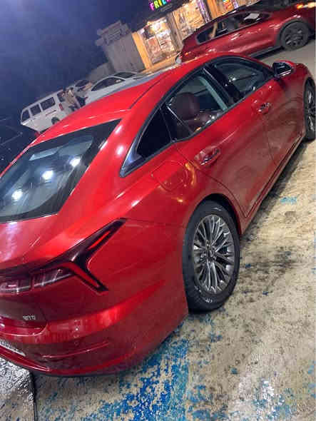 السلام عليكم اخوان بيستون B70 للبيع لون مميز ❤️❤️ سبب البيع محتاج فلوس ومستعجل مكاني بغداد الكرخ السياره فول مواصفات 2023 ماشية 45 الف كلين وداخل الضمان وبعدها بالصيانه المجانية السياره محرك 1.5 تيربو نظيفة كلش ومحافظ عليها مشامه ريحة البانزين العادي من طلعت من الوكاله لهسه ومغلفه ppf وعازل حراري كل الجامات بانوراما كامره 360 رادار حساسات توقف اوتو خروج عن المسار مثبت سرعه هاند بريك بصمه مري جانبيه كهرباء تبريد قطعتين صندوك يفتح وينسد اوتو من الداخل جامات بلبصمه تفتح قبل لتصعد السياره تحذيرات تصادم ونسيان البصمة داخل السياره غرفتها كلش واسعة وجبيرة المقاعد جلد ماروني تحكم كهرباء صرفها كلش اقتصادي بلنسبة لحجمها خصم الحجي السياره مفوله مواصفات تصعد بيها وتشوف بعينك تحويل سنوية باسمك واي شي اني حاضر السعر 24 مليون يعني 170 ورقه هذا رقمي *********** للجاد رجاءا حاضر وتشلع العيون لان شغلي طويل والرد علتلفون ياخذ وقتي الله شاهد تحياتي اسف علاطالة اخوتي ربي يحفظكم ❤️ بغداد
