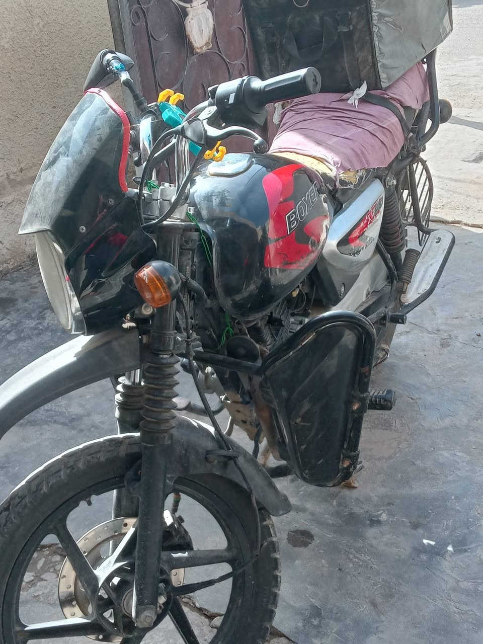 سلام عليكم حبايب دراجه بوكسر مديل و21نازله بل 22رداجه نضيفه بيها  خير من الله السعر مناسب  جدأ والله مستعجل عل بيعه مكاني بغداد  دراجه رقم ونسويه  ***********
