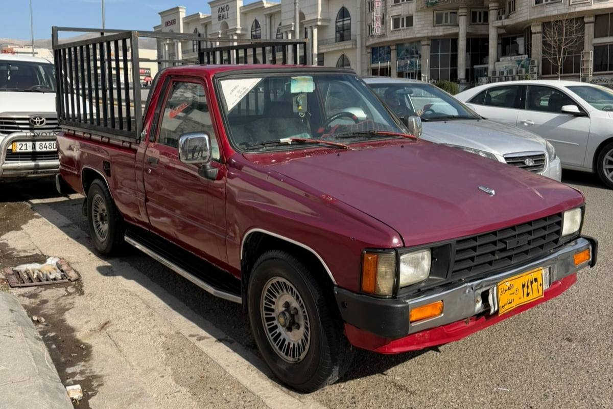 تۆیۆتا پیکاب 1985 گوڵە سورە  
ئارمی سلیمانی 
سەیارەکە سوکانی کراوە بب
 کارەبای وە ئیستۆپەکانی کراوە بە دیسک 
سەیارەکە گێڕ و مەکینە بەشەرت 
٦ گێڕ بە بەگەوە 

سعر : لە کۆمێنت داوای بکە ڕاستەوخۆ بۆت دێت 🤖 

سەیارەکە مالی کەسابەتە جائیزە بۆ کەسابەت 
هیچ کەم و کورتی نیە

ژمارەی خاوەنەکەی 
***********
