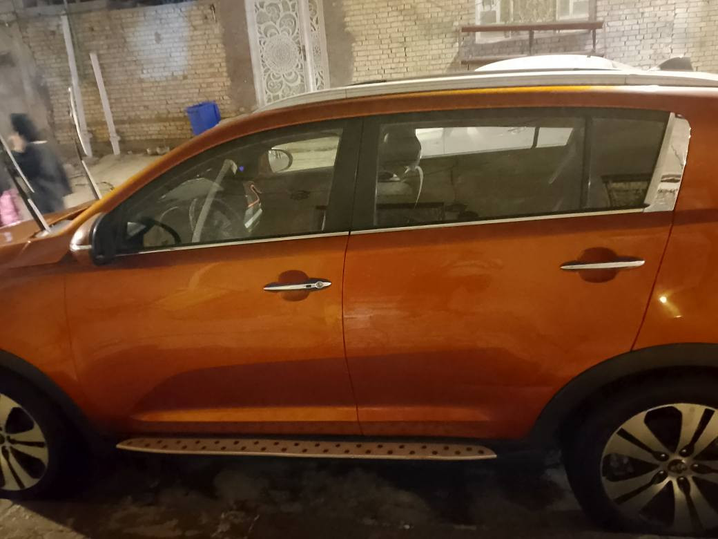 السلام عليكم سبورتج للبيع موديل 2012 السياره خليجي فول مواصفات كير محرك مكفولات ومكفوله من الضربه القويه محرك 2400 دوش السقف بانوراما السعر 125 السنويه نهايه 28 رقم بصره بسمنه مكان السياره البصره الأبله 
رقم الهاتف *********** البصرة, العراق
