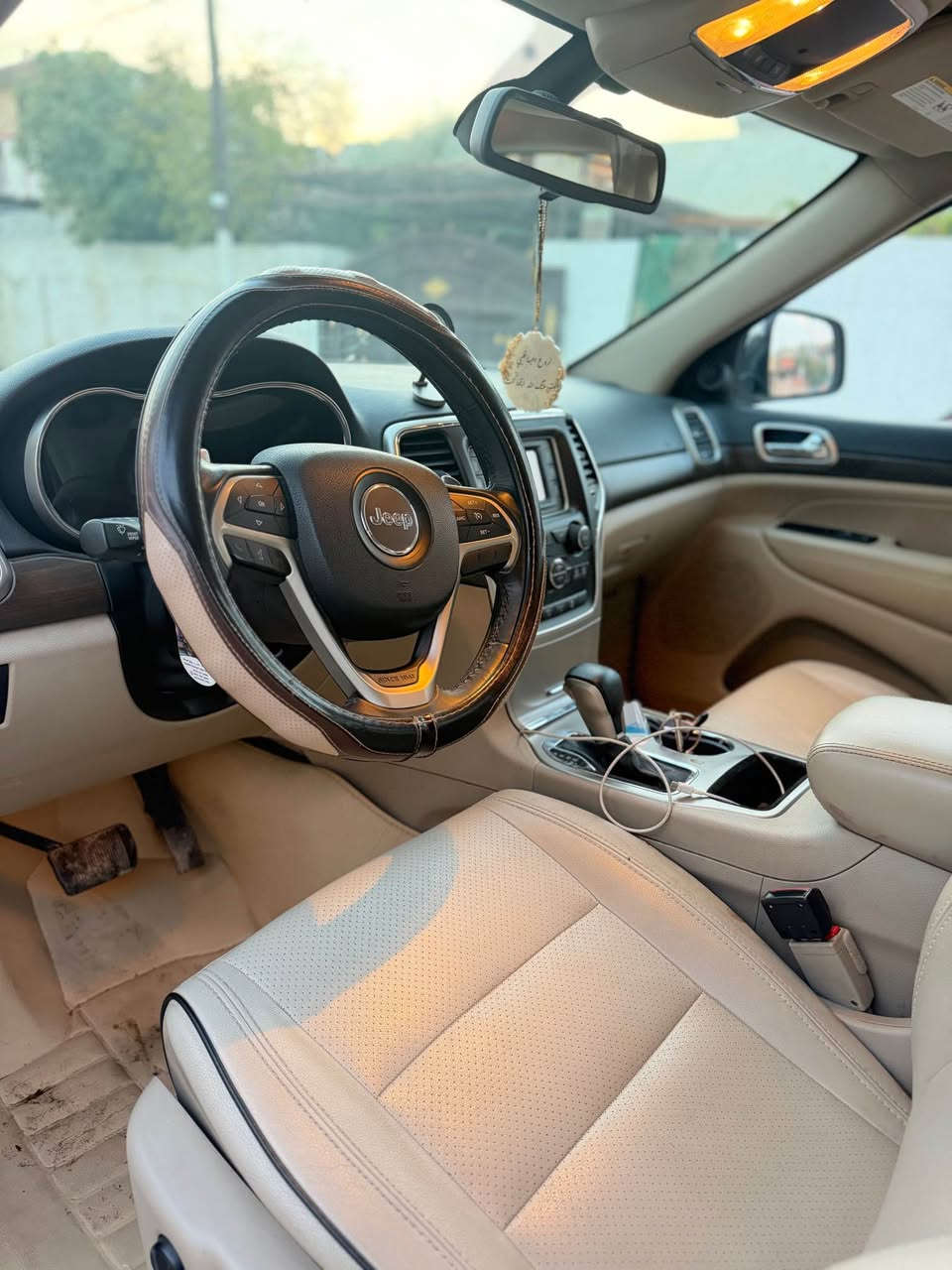 جيب لاريدو 2016 ماشي 70 سياره كفالة عامة من كلشي بدون ضرر حتى الدعاميات فووول نضافة رقم بغداد بأسمي سنوية جديد گير محرك اكسل صدر حدادية كله جديد سياره مال بيت تاخذ بانزين عادي السعر 235 للأستفسار *********** مكاني كركوك كركوك, العراق
