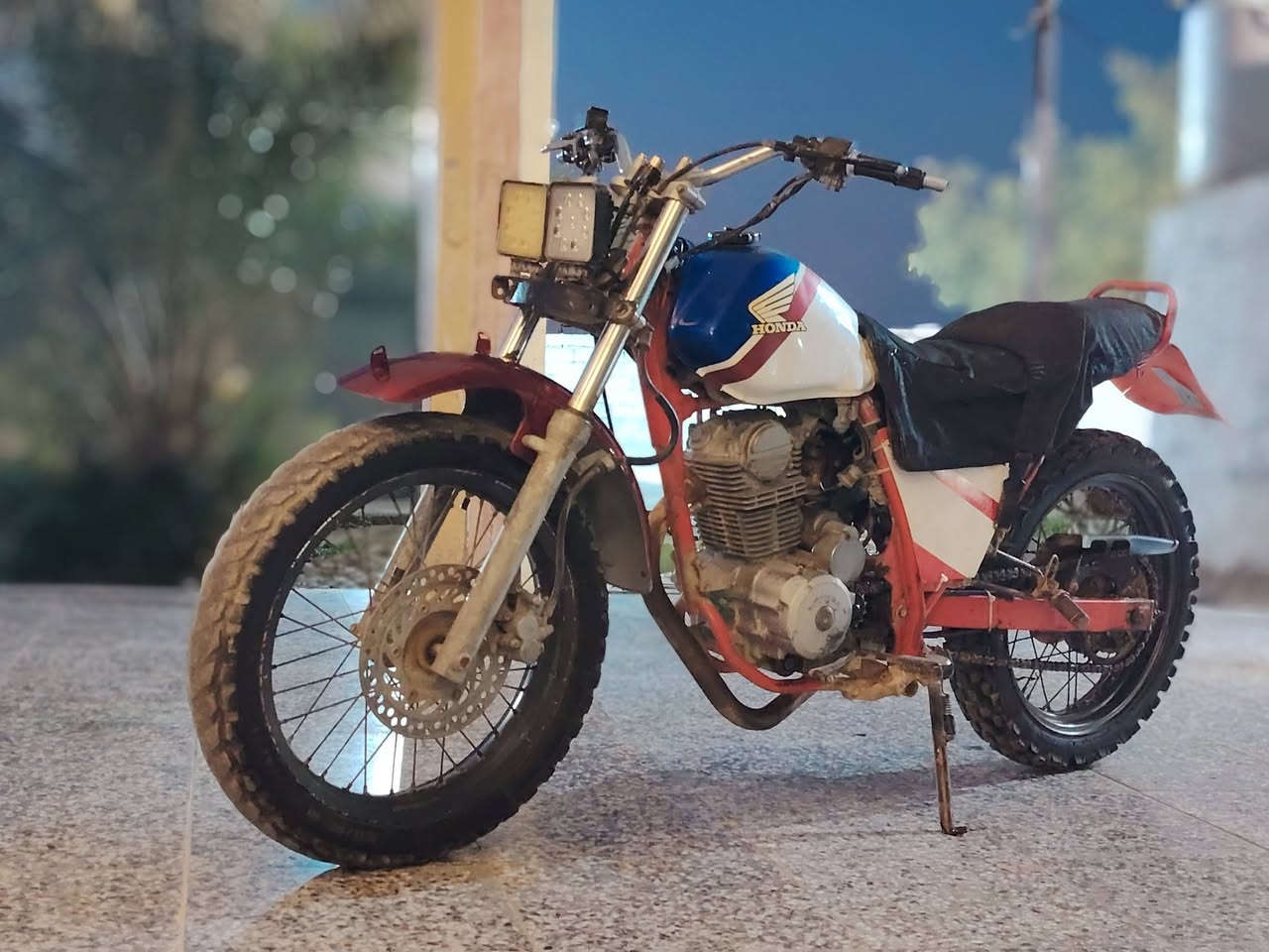 السلام عليكم
للبيع هوندا قفاز ياباني  محرك 200 مفتوح
السعر 450 مكاني بغداد قرب بسمايا ***********
