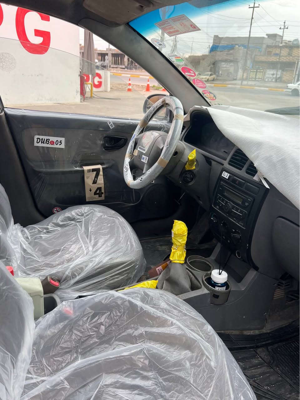 کیا ریۆو ٢٠٠٥  
تبدیل لون سبوغ عام 
وەرگەڕان بڕانەوە بەناو کردن غڕامە هەمووی بەشەرت
ئەزیەتێکی پێشی هەیە سیارەکە جاهیزە زۆر جوان و خاوێنە  
ژینگەو هەزە هەمووی نوێیە تا ٢٠٣١ 
مەسروفی تێدا نیە گێڕ و مەکینە بە شەرتە 
*********** وەتسئاپ وفایبەر
***********واتسئاپ و فایبەر أربيل, العراق
