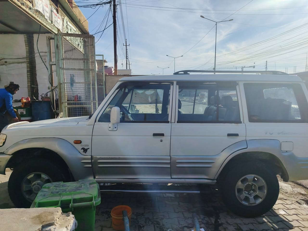 السلام عليكم كالوبر مديل ٩٩ رقم بغداد دولي مكينه كير خير من الله تبريد ثلج ٣قطع مكينه ٦ بلاد فور ويل دفع رباعي سياره خير من الله مكفوله من ضربه وصبغ بلاد كلهه داخل جلد سعر 63وبيهه مجال المو شراي لا يتصل مكينه فقط لاستيك ولاف بس اول ما تشتغل دخن وتكطع رقم الهاتف *********** مكان السياره بغداد الحسينية مال رشديه السعر 63بيهه مجال مكلف بل نشر
