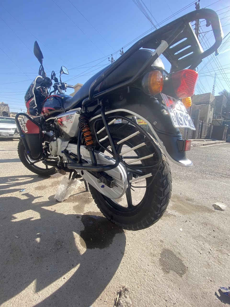 بوكسر موديل 2021 رقم وسنويه جاهزه من كلشي وكل نقص مابيها كبل للشارع والمكينه مجفته تجفيت شركه تجي وتشوفها شلعه معدل منضومه زينون عالي ناصي الدراجه متصرف عليها الف وتجي وتشوفها غير شي بل صور تاخذها بلاش العنوان بغداد البياع الهاتف *********** سعر خاص
