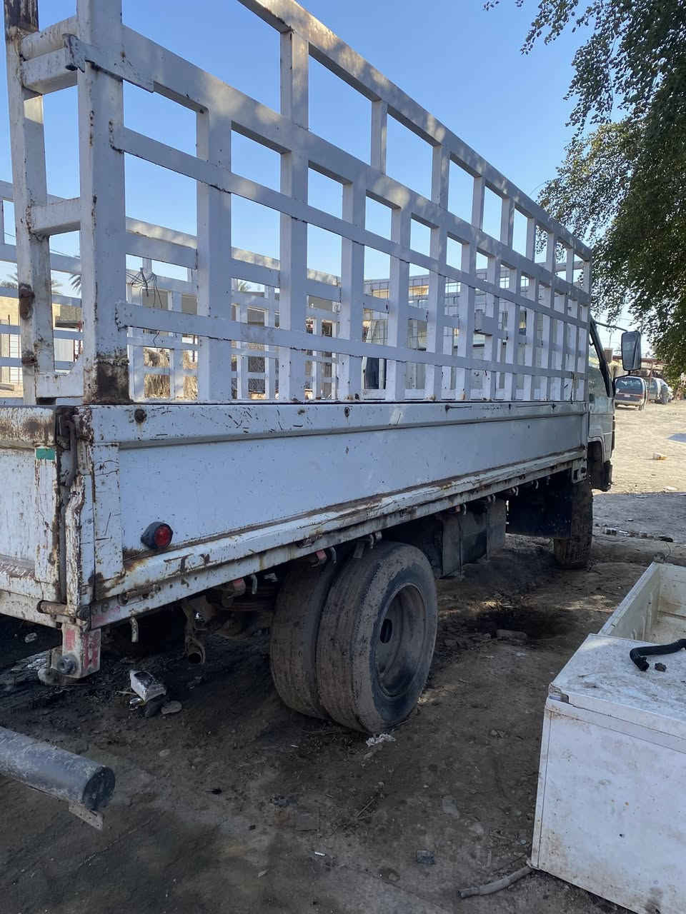 السلام عليكم دانيا تيوته موديل ٩٣ بدي كنتر ٢٠٠٨ كير محرك مكفولات للاستفسار 
***********
***********
