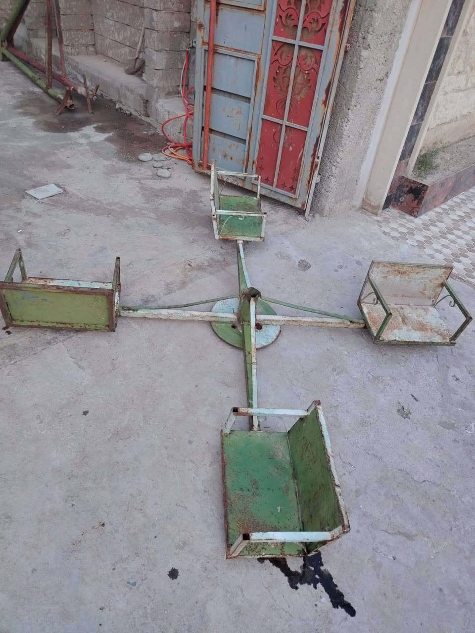 نواعير كاملات وجاهزات للشغل مع ديديه ثلث مقاعد للبيع العنوان موصل زنجيلي هاتف ***********
