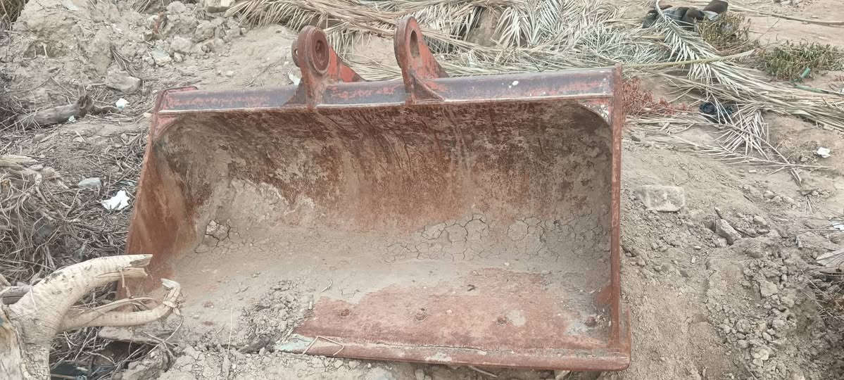 كيلة حفاره
كيلة حفاره للبيع بيم 80 عرضه 175 جديده
المكان كربلاء 
السعر مليون و 300 
للاتصال***********
