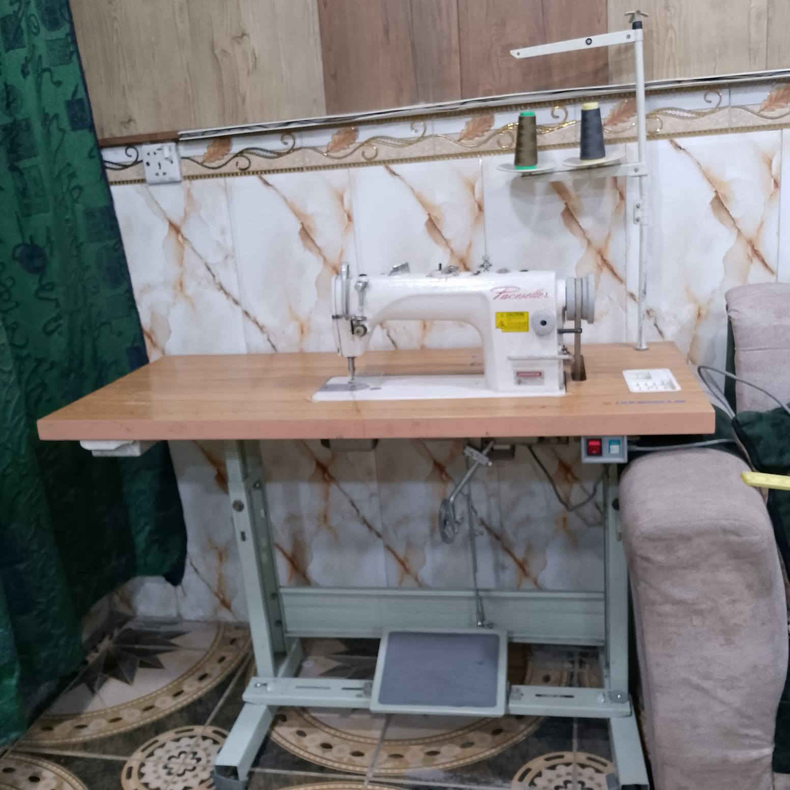 مكينة برذر  صناعي جديدة استعمال قليل ماطور الكتروني السعر ٢٢٥ وبيها مجال  ***********
