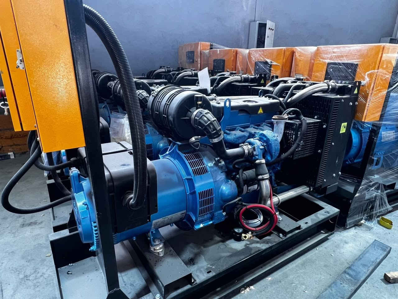 توفرت مولدات بادون فرنسي اصلي
محرك نوع بادون فرنسي اصلي 
توليد لوري سومير فرنسي اصلي  نحاس ٪100
نظام تشغيل واطفاء 
كاتم سوبر سايلنت 
ضمان حقيقي سنتين او الفين ساعه عمل 
توصيل داخل بغداد مجاني 

الاحجام المتوفره بالكيفي 
20&30&45&60&80&100&150&200&250&300&350&400&500&650&1000  

العنوان الكراده شارع 62
مقابل مطعم توست او بيت حلب 
***********
اكتب الحجم يجيك السعر  

متوفر توصيل لكل المحافظات
