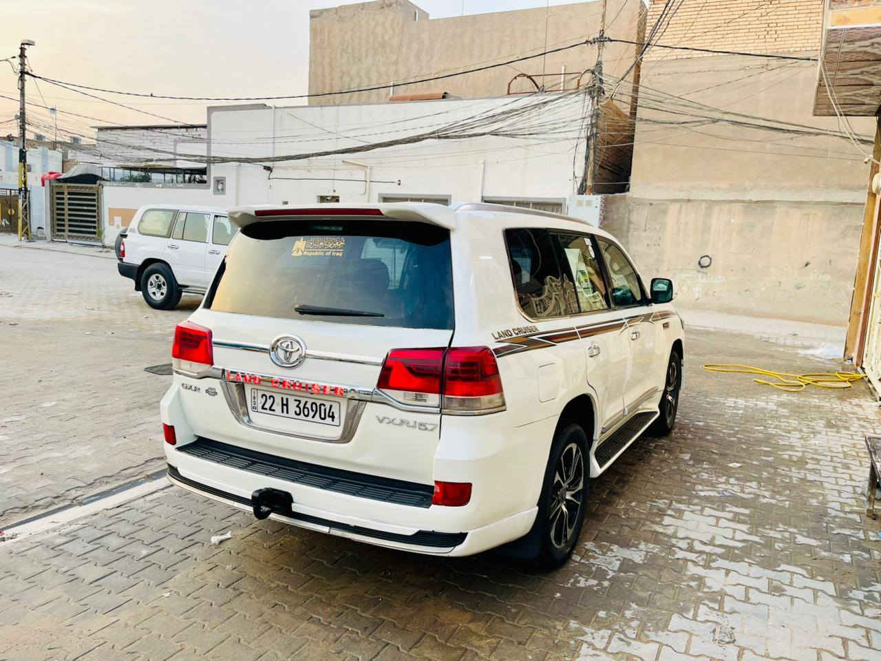 سلام عليكم      السعر 265 وبيه مجال بصيط
فول مواصفات واحد علئ واحد 
رقم أربيل أنكليزي سنويه وهزه ورقم جدد وكاله او تحويل 
لاندكروز 2008 محدث 2021 داخل وخارج 
سياره مكفوله كفاله عامه ضربه وتجيه فقط صبغ مكانت تحديث  تحديث درجه اولئ ماتعرفه عن 21 
سياره مال جناي مابيه اي نقص ترايك مال 21 
مكينه V8 /4700 
كير مكينه حدايده تبريد تخم تاير كله جديد 
مكان سياره نجف الاشرف ***********
