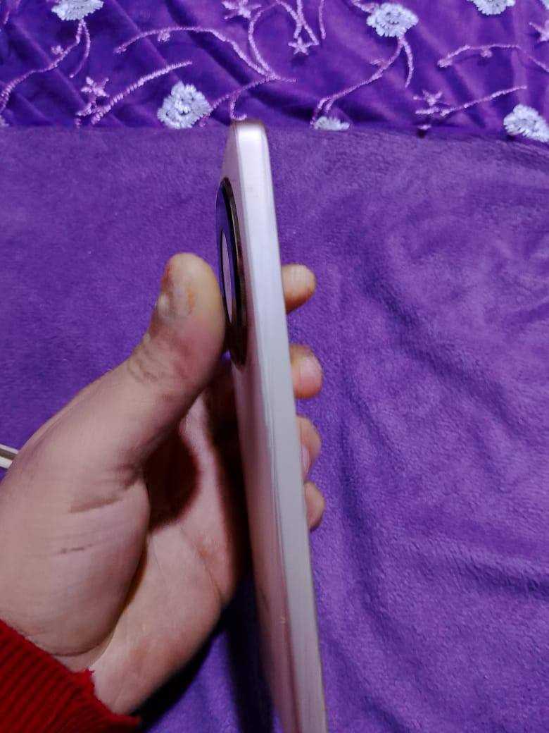 مستخدم 6 ايام فقط تواصل
***********
