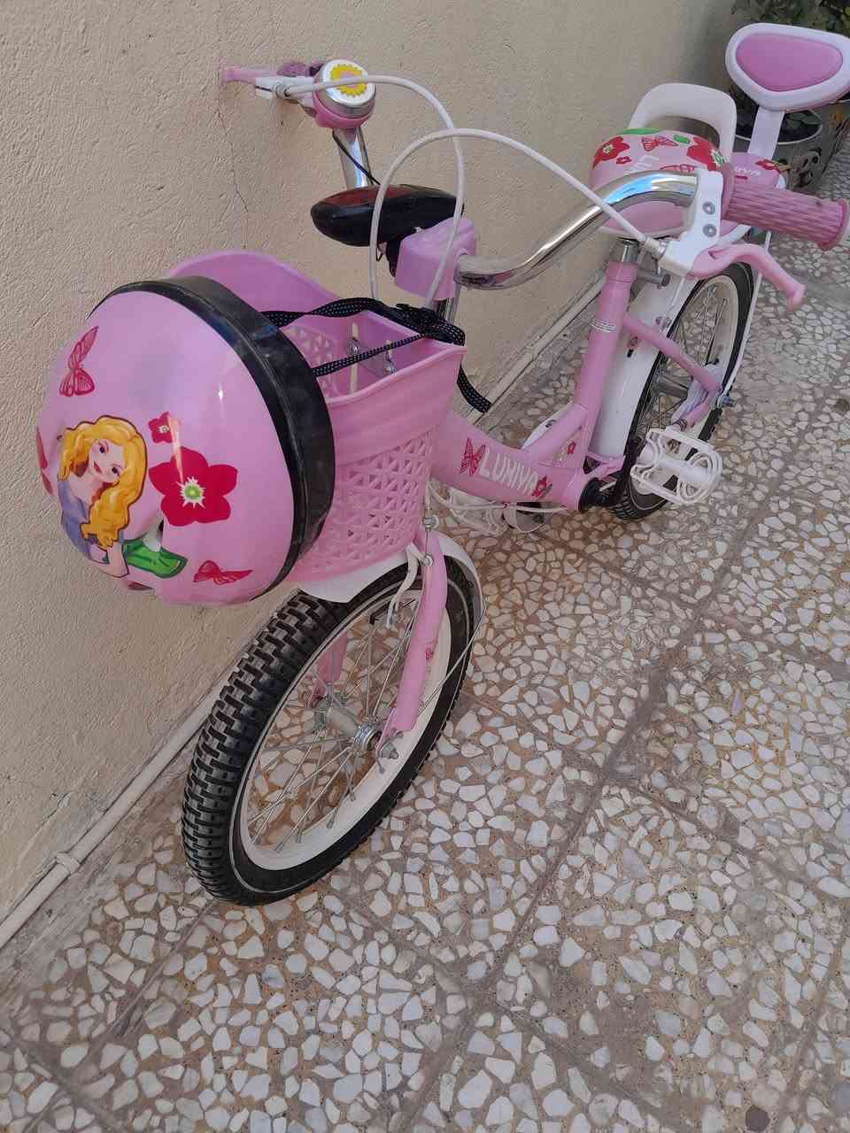 بايسكل حجم ١٦ مامستعمل بعده جديد
السعر ٥٠ 
مكاني ١٧ تموز


**إذا كنت صاحب هذا الإعلان وتريد حذفه لأي سبب، رجاءا أرسل رسالة إلى الدعم الفني**