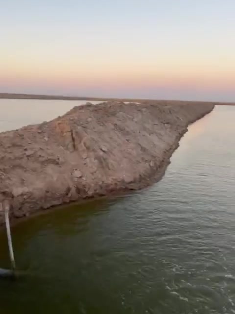 بحيرات اسماك للبيع في النباعي قريبه كلش على سور
المساحه 100دونم البحيرات جاهزات من كلشي 7 بيار شغالات 7 قطاسات ابو ل 30 خط كهرباء الهن محولات كهرباء ثنين  البحيرات كلهن بيهن بزل بوري ابو 10 بلوقت الحالي فقط ذب سمج جاهزات
السعر 2000 مليونين الدونم وبيهن مجال لاستفسار 
*********** اتصال
*********** واتساب 
***********
