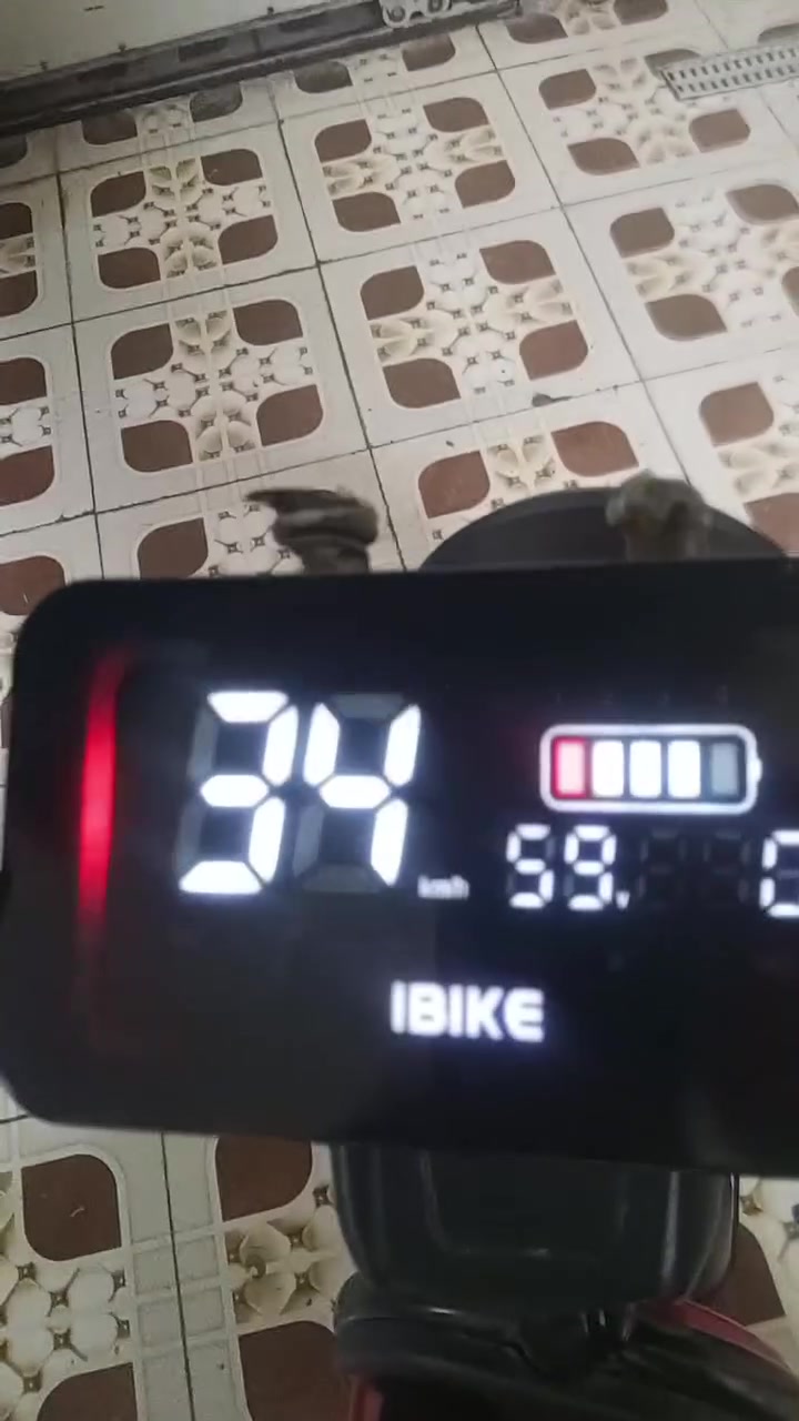 السلام عليكم درجة شحن للبيع يرادلهة بس كشن ويدة ابريك الباقي كلة مكفول للستفسار *********** المكان بغداد حي الجهاد السعر خاص
