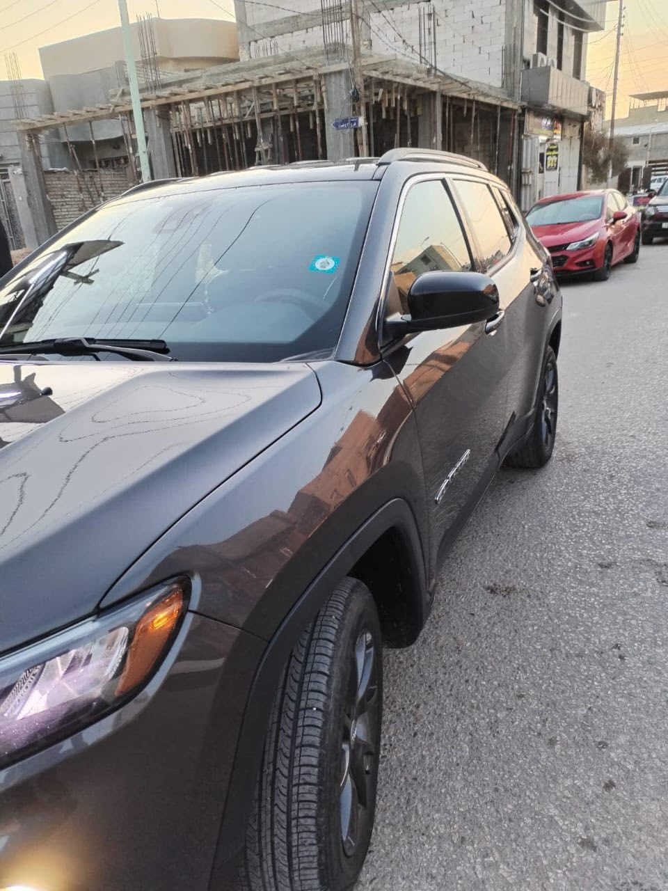� للبيع — جيب كومباس Latitude 2023 وارد أمريكي 🇺🇸
🚘 فرصة للمشتري الجاد — سيارة مرتبة جداً وسعرها جوه السوق

✅ جيب كومباس Latitude موديل 2023
✅ وارد أمريكي
✅ رقم كربلاء
✅ محرك 2.0 اقتصادي وعزم ممتاز
✅ جير أوتوماتيك ناعم
✅ شاشة كبيرة + Apple CarPlay
✅ كامرة خلفية + حساسات
✅ تشغيل بصمة + ريموت ستارت
✅ LED أمامي
✅ رنات أصلية + داخلية نظيفة جداً
✅ ثبات عالي وراحة بالسفر

📌 الملاحظات بكل شفافية:

* بيها 3 قطع صبغ
* الإيرباك طاك وتم التصليح درجة أولى
* السيارة حالياً استخدام يومي وما تحتاج أي صرف

📸 صورة الحادث موجودة للجادين

💰 السعر: 125 ورقه
🔥 سعر مناسب جداً مقارنة بالسوق

📍المكان: كربلاء
📞 0781 208 3868

📩 للاستفسار الاتصال أو مراسلة خاص

#جيب #جيب_كومباس #كومباس_2023 #Latitude #وارد_امريكي #سيارات_كربلاء #بيع_وشراء_السيارا
