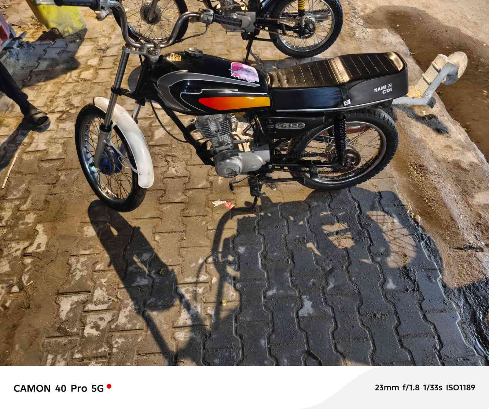 السلام عليكم . دراجه ايراني مكينه انيرجي حلوه . دبلات شغاله كشن تانكي كله جديد ، شاصي نامه ، ادوات مكفوله من السرقه . السعر 400 وبيهه مجال . مكاني بصره . ***********
