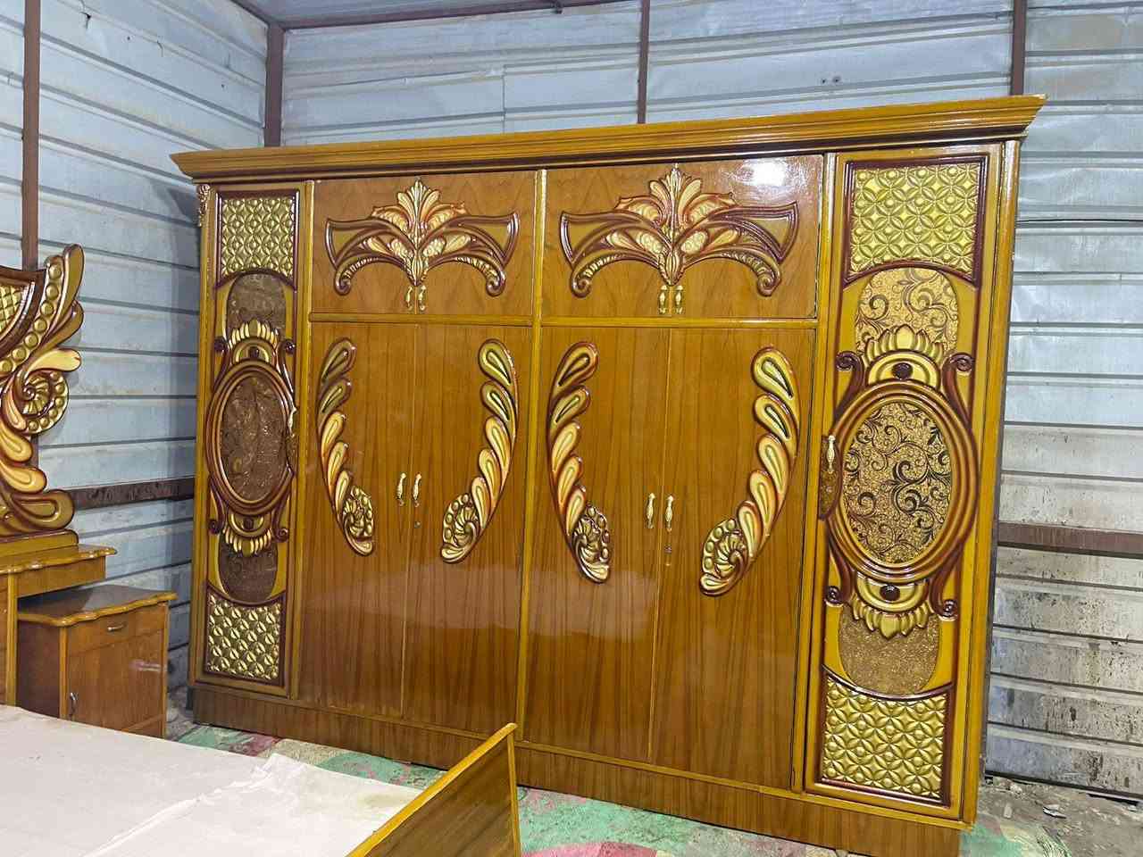 غرفه اخشاب للبيع ست ابواب ملحق نضيف صاج داخل وخارج زاويه كنتوريه السعر ٦٥٠ الاتصال على الرقم *********** بغداد متواجد واتساب وعندي توصيل بكروه
