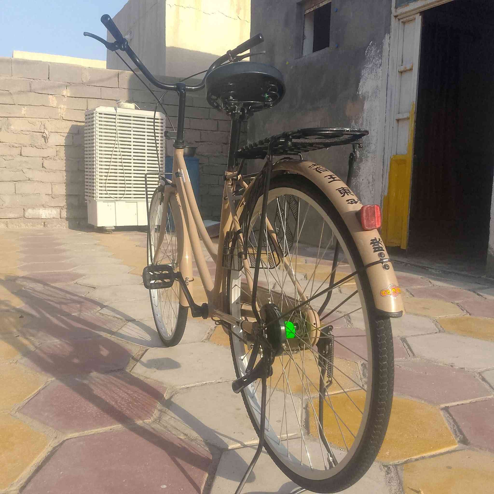 سلام عليكم باسكل بناتي للبيع حجم سته وعشرين نضافة تسعين بل ميه موديل ٢٠٠١٨السعر ١٣٠وبي مجال قليل مكاني ناصرية رقم الهاتف ***********او راسلني خاص
