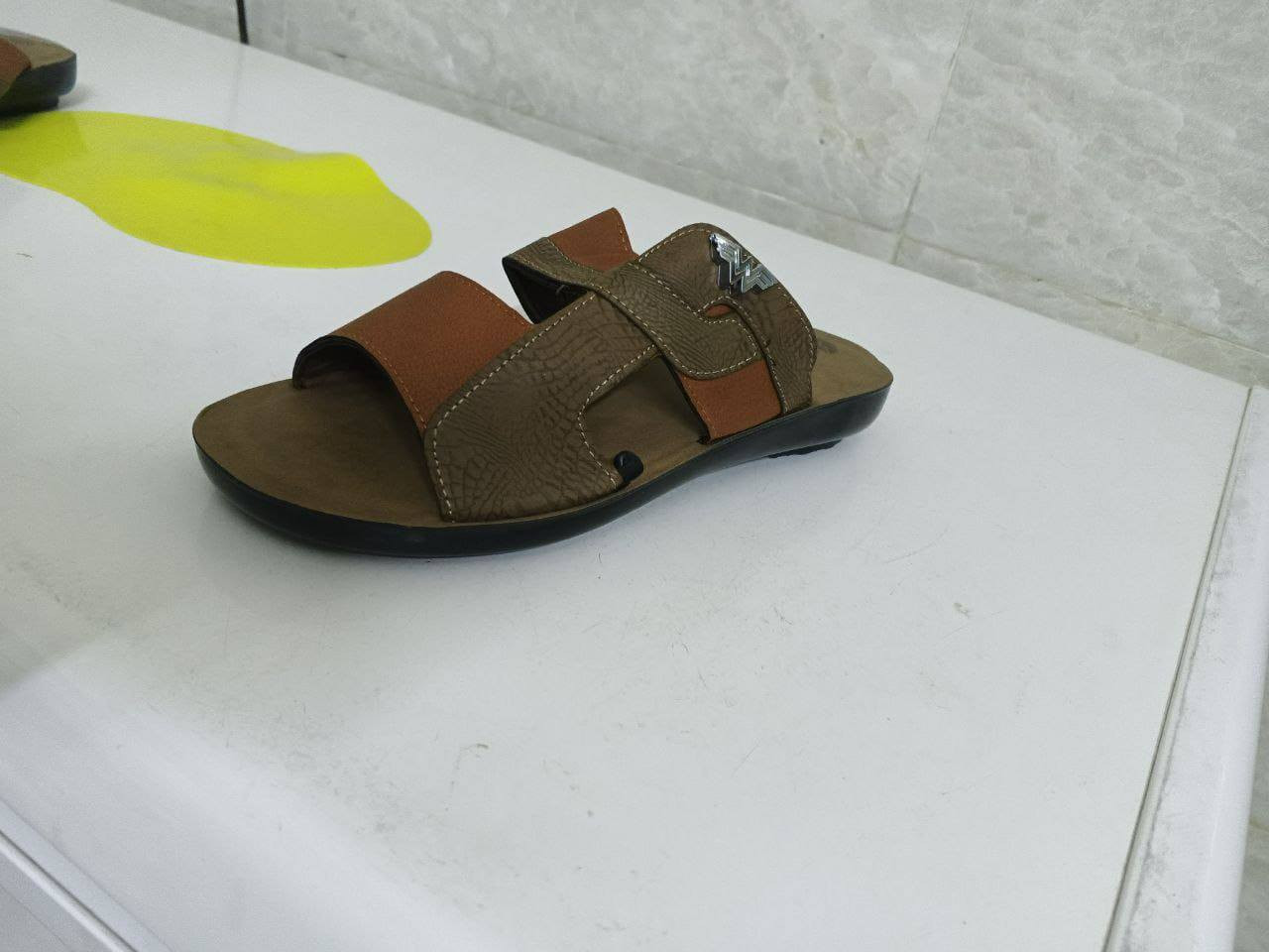 السلام عليكم شحاطه رجالي ونسائي ولادي بناتي كافه الأحجام موديل تركي شلعه الي يحب يتفضل خاص***********
