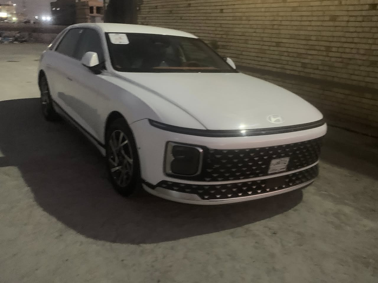 ازيرا 2024. غاز بدون رقم
بيها حادث من جهة اليمنى  ومصلحه بكوريا 

بيها تبديل بنيد اصلي وصبغ مدكر امامي وبابين 

محرك 3500 

ماشية 31000 الف

فول مواصفات ما عدا البانوراما 

بصمه

رادارات 

شاشة متصله

كشنات كهربائية

حساسات اماميه وخلفيه 

توقف ذاتي 

قيادة ذاتيه 

وهواي مواصفات 

السعر 175 

الاتصال ***********

البصره  القبلة
