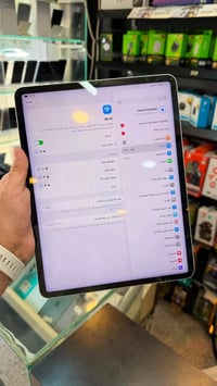 ايباد برو • شاشة 12.9 • فيس ايدي واكف