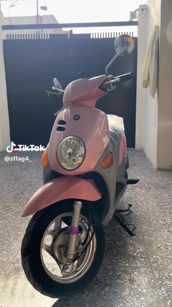 سلام عليكم شباب دراجه فلة للبيع كفاله عامه ***********
