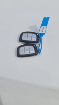 بصمات توسان اصليه عدد 2 للتواصل خاص او الاتصال 07702915320 يتوفر توصيل...